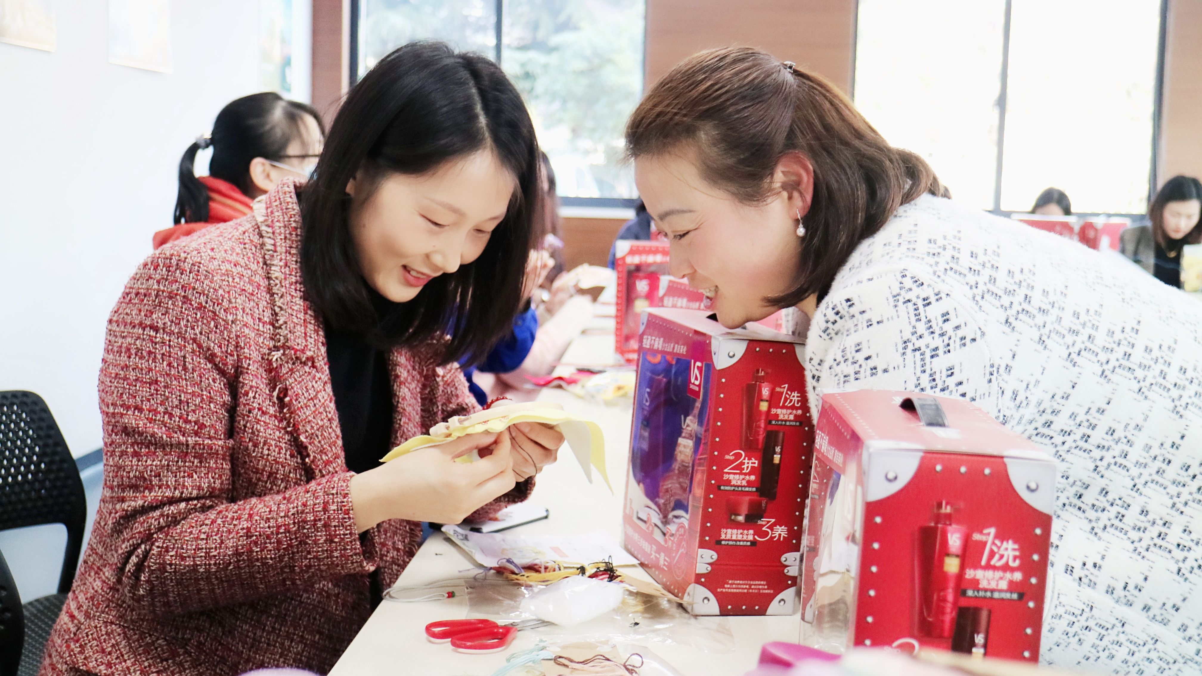 女神節(jié) | 通錦開展“國民刺繡 做優(yōu)雅女人”主題活動